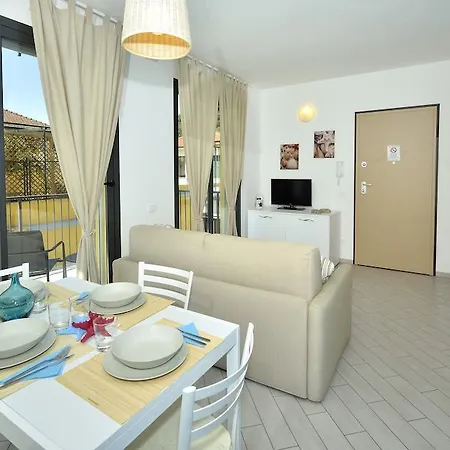 מלון דירות Serenella דיאנו מרינה