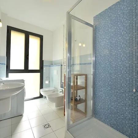 מלון דירות Serenella 3*