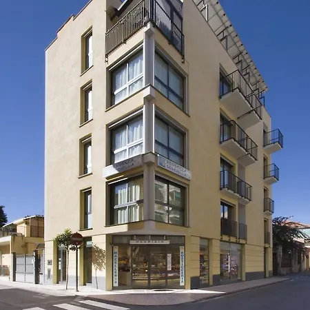Aparthotel Residenza Serenella 3*