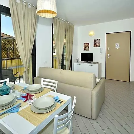 Residenza Serenella Aparthotel Diano Marina