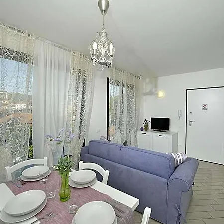 Aparthotel Residenza Serenella 3*