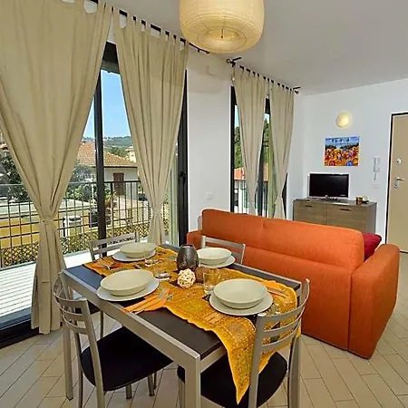 Residenza Serenella Aparthotel Diano Marina
