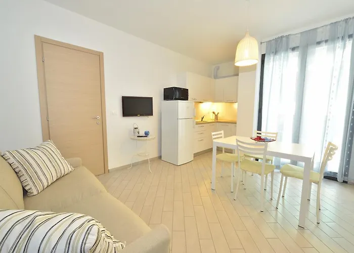 Aparthotel Serenella 3*