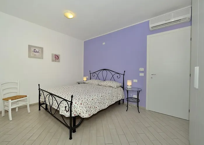 Serenella Ντιάνο Μαρίνα